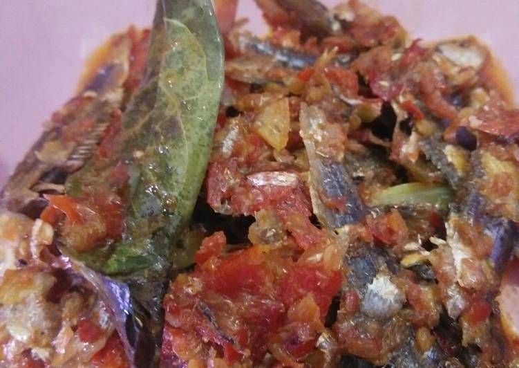 Langkah Mudah untuk Menyiapkan Sambal ikan asin Anti Gagal