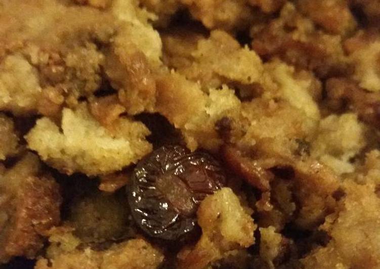 Simple Way to Prepare Super Quick Homemade Slow Cooker Sausage Stuffing/Dressing