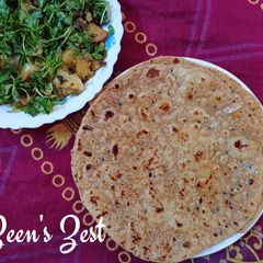 A picture of Kalonji Chapatis or Rotis.