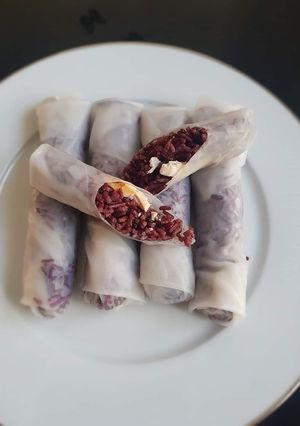 A picture of Fresh Spring Rolls with Raspberry Rice (Clean Recipe).