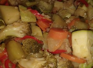 Una foto de Chop suey agridulce de pollo a mi estilo
