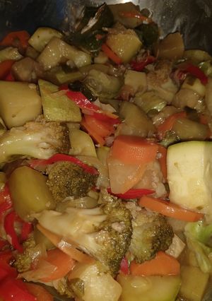 Una foto de Chop suey agridulce de pollo a mi estilo