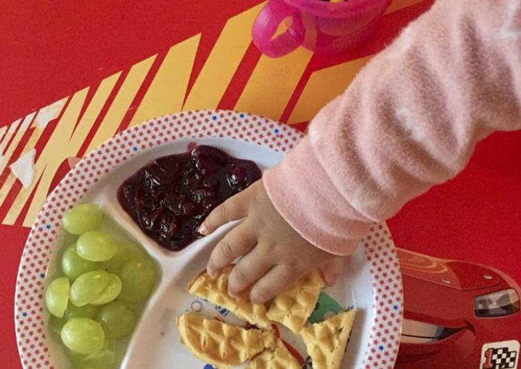 Berry Sauce - Kid approved!