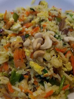 A picture of Egg & vegetable stir fried rice.