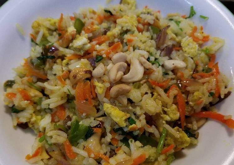 Recipe: Appetizing Egg & vegetable stir fried rice