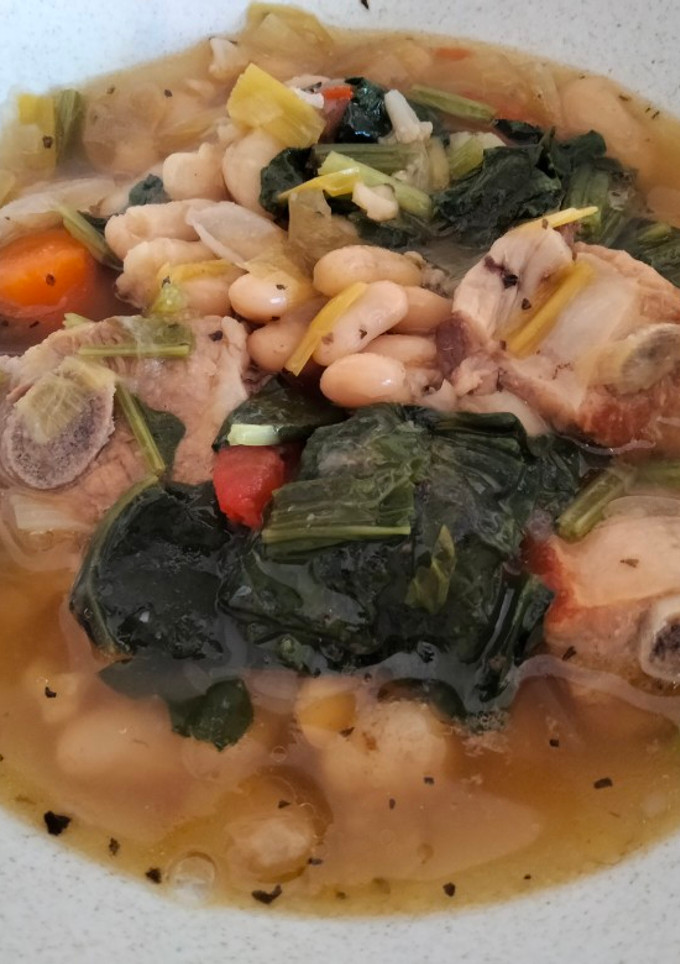 Una foto de Alubias con costilla