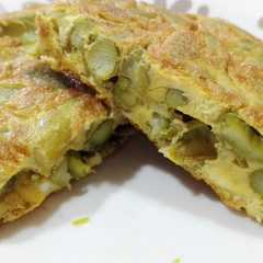 Una foto de Tortilla de espárragos