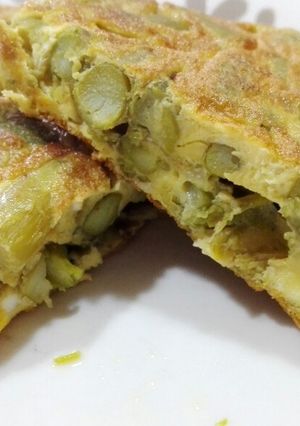 Una foto de Tortilla de espárragos