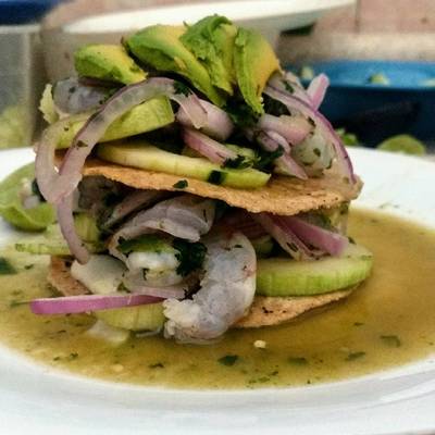 Tostada de aguachile Receta de Luis Jorge Graciano Fonseca- Cookpad