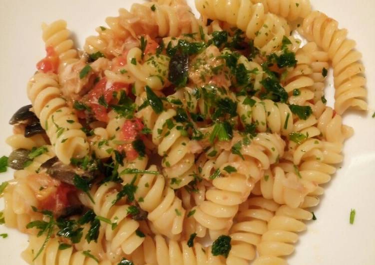 Simple Way to Prepare Favorite Pasta with tuna and fresh tomatoes