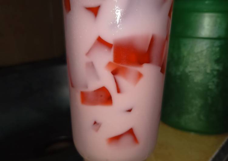 Langkah memasak Strawberry jelly drink nikmat