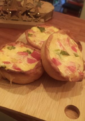 Una foto de Mini tartitas caprese
