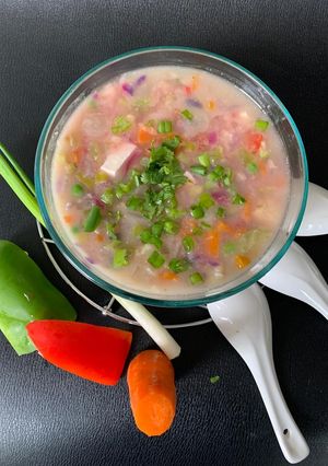 વેજીટેબલ સૂપ (Vegetable Soup Recipe In Gujarati) રેસીપી મુખ્ય ફોટો
