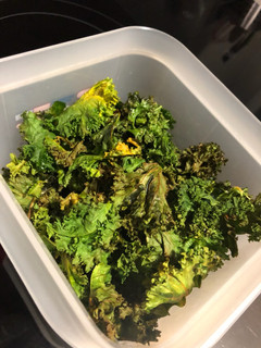 Una foto de Chips de Kale