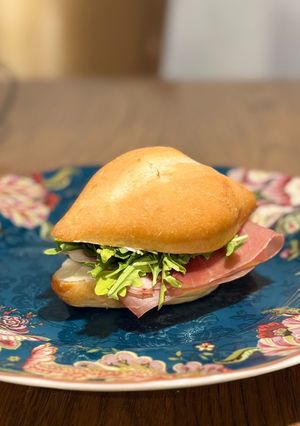 A picture of The Flight Sandwich.