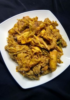 চিকেন কাচা কাঠাল ভুনা রেসিপির প্রধান ছবি