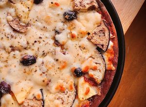 Hình của món 💚 Pizza Đế Siêu Giòn Từ Bột Mì Nguyên Cám Nhân Rau Củ (Vegetarian).