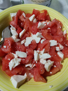 Una foto de Tomate con queso fresco