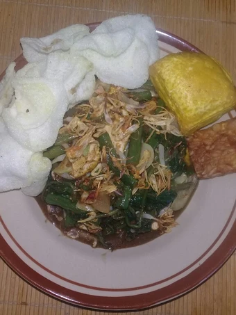 Langkah Mudah untuk Membikin Resep Rujak petis yang Bisa Manjain Lidah Anti Ribet, Lezat