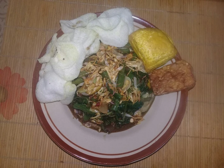 Langkah Mudah untuk Membikin Resep Rujak petis yang Bisa Manjain Lidah Anti Ribet, Lezat