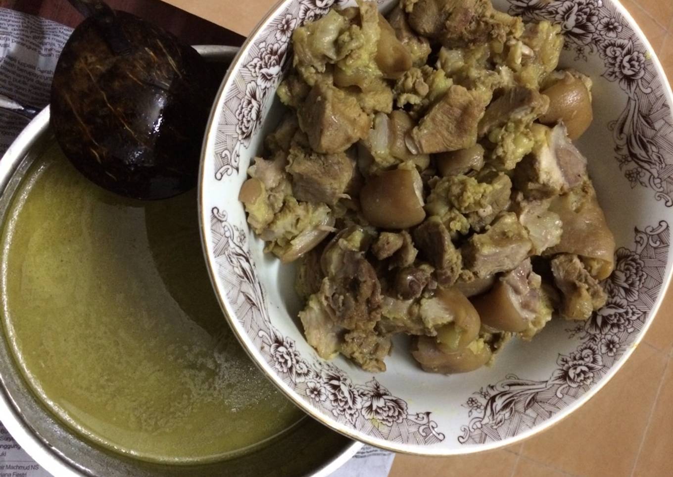 Gulai Kaki Babi (non Halal)