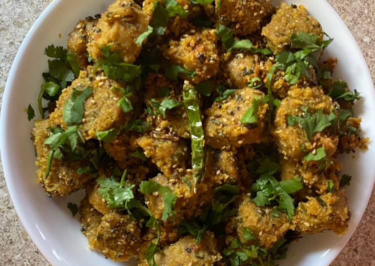 Recipe of Ultimate Bottle gourd dumplings (Dudhina muthia