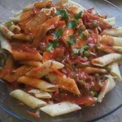 A picture of Hot sauce chicken pasta.
