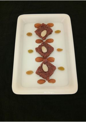 A picture of Beetroot khoya barfi.