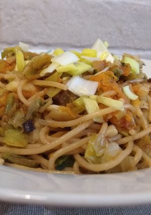 Foto principal de Pasta integral con verduras
