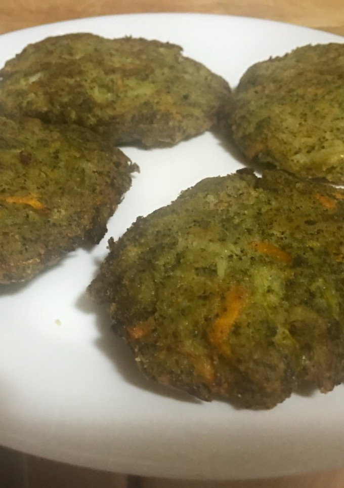 Una foto de Hamburguesas de brócoli con zanahoria