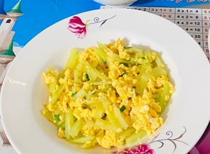 Hình của món Su su xào trứng gà cho bé.