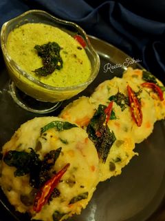 वेजिटेबल कटोरी इडली (Vegetable katori idli recipe in Hindi) रेसिपी मुख्य फोटो