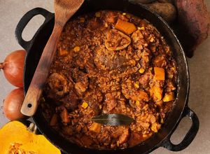 Una foto de 🇦🇷🥘Carbonada de osobuco - Guiso criollo en menos de una hora 🥘🇦🇷