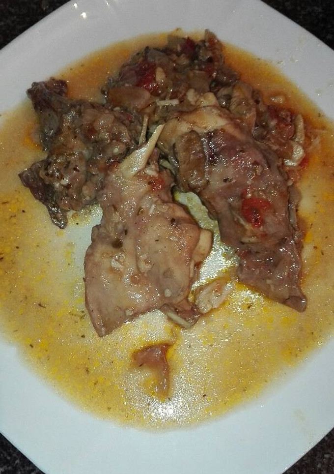 Una foto de Conejo picatón en cazuela de barro receta de mamá