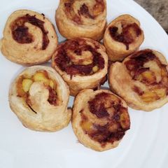 A picture of Samosa pinwheel.