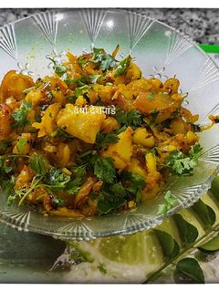 बटाट्याची सुकी भाजी (Batatyachi Sukhi Bhaji Recipe In Marathi) रेसिपी चे मुख्य फोटो