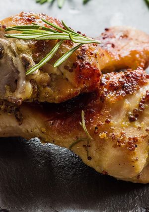 Una foto de Pollo con pimienta y salsa de mostaza
