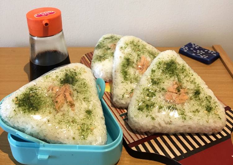 Resep Terbaik Onigiri salmon Sedap Nikmat