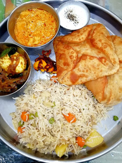 A picture of Madakku pathiri(folded roti).
