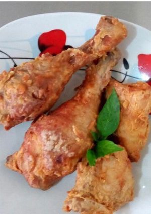 A picture of Spicy fried chicken.