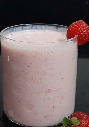 A picture of Strawberry Banana Smoothie.