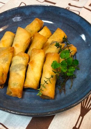 A picture of Beans Fried Roll.
