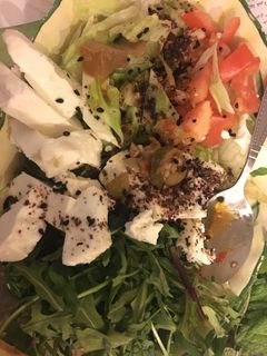 صورة لوصفة سلطة جبنة وحبة البركه