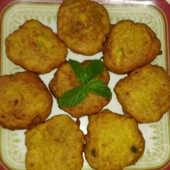 A picture of Aalu chap (alu pakoda).