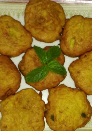 A picture of Aalu chap (alu pakoda).