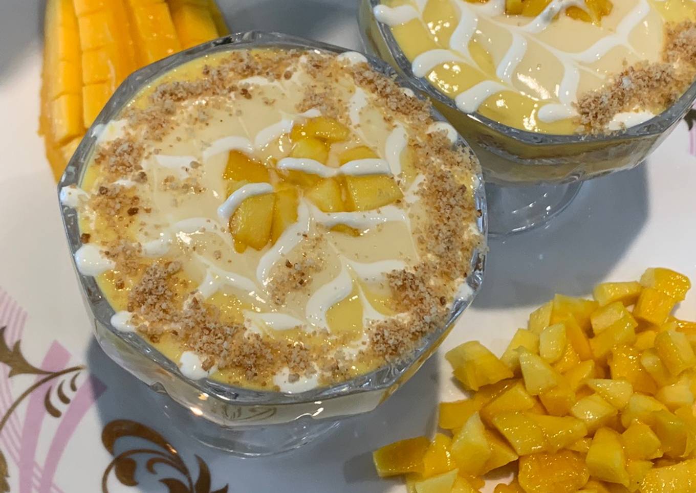 Mango custard crumble😍😋❤️