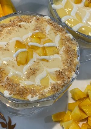 A picture of Mango custard crumble😍😋❤️.
