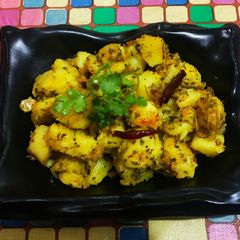 Kasuri methi with potato A picture of Kasuri methi with potato.