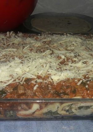 Una foto de Canelones de acelga con bolognesa 🌯 ♡