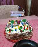 Torta de manjar cubierta de merengue suizo